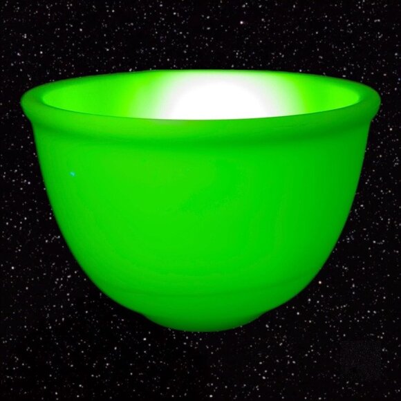 Jadeite Uranium Thick Glass Mixing Bowl With Spout Vintage UV Glow Glass Decor - Picture 2 of 16